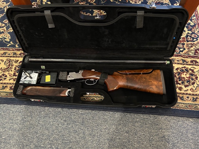 Beretta 694 12ga. 30" Sporting/Skeet tube set gun.