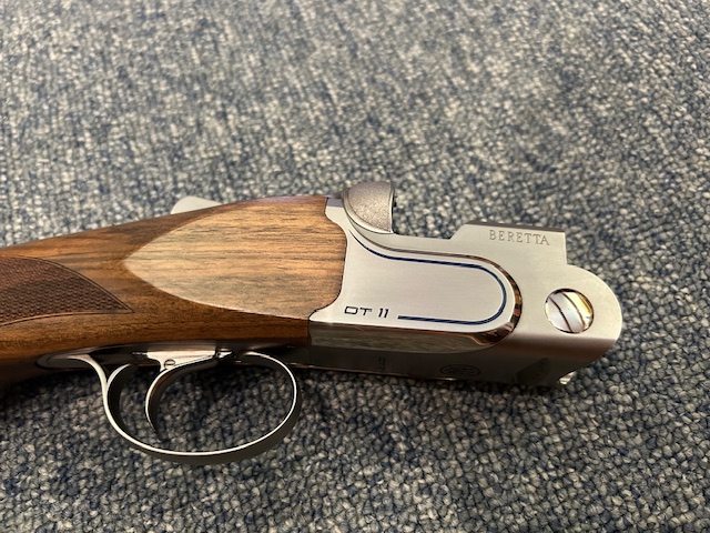 Beretta DT-11 12ga. 32" Left Handed Sporting Clays gun - Image 3