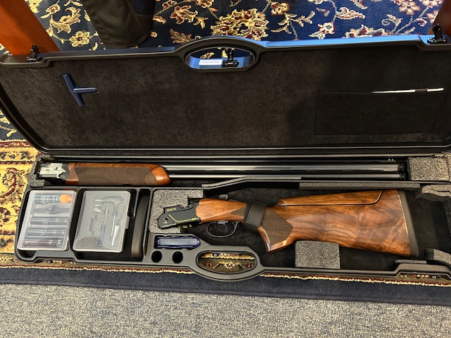 Beretta "NEW" 694 Black DLC 12ga. 32" Sporting Clays gun