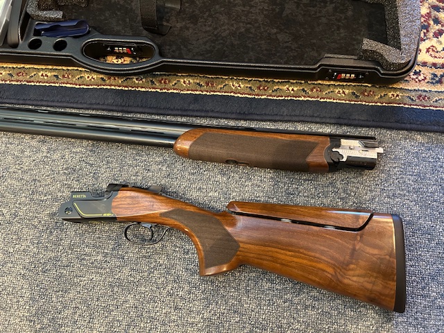 Beretta "NEW" 694 Black DLC 12ga. 32" Sporting Clays gun - Image 2