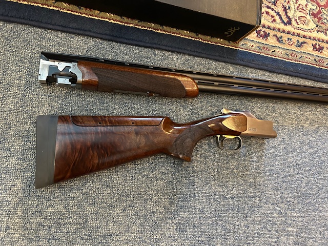 Browning 825 12ga. 32" Sporting Clays gun - Image 2
