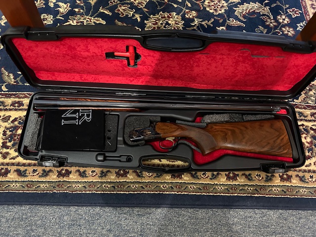 Caesar Guerini 12ga. 30" Summit Limited Sporting Clays gun.