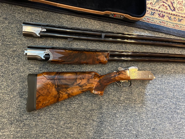 Krieghoff Gold Plantation Scroll 12ga. 32" two barrel tube set Sporting Clays gun. - Image 3