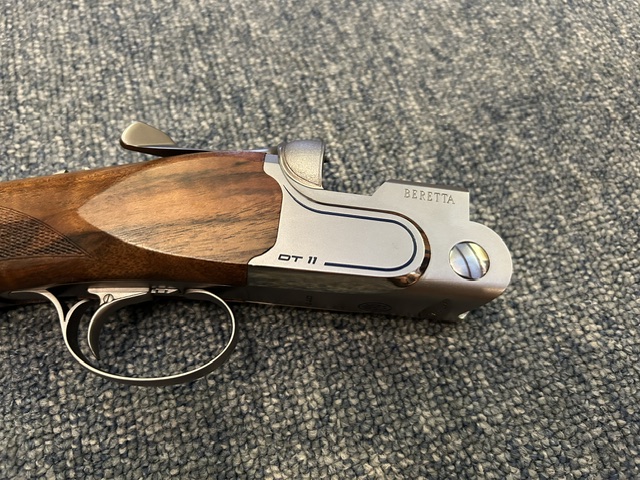 Beretta DT-11 Black edition 12ga. 32" Sporting Clays gun - Image 4