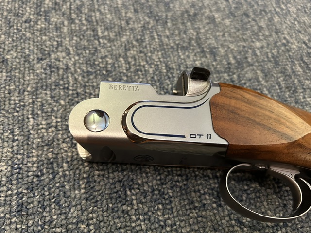 Beretta DT-11 Black edition 12ga. 32" Sporting Clays gun - Image 3
