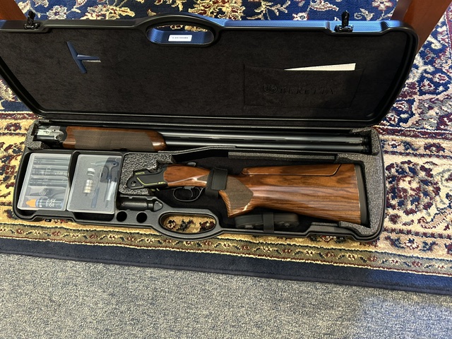Beretta "NEW" 694 Black DLC 12ga. 30" Sporting Clays gun