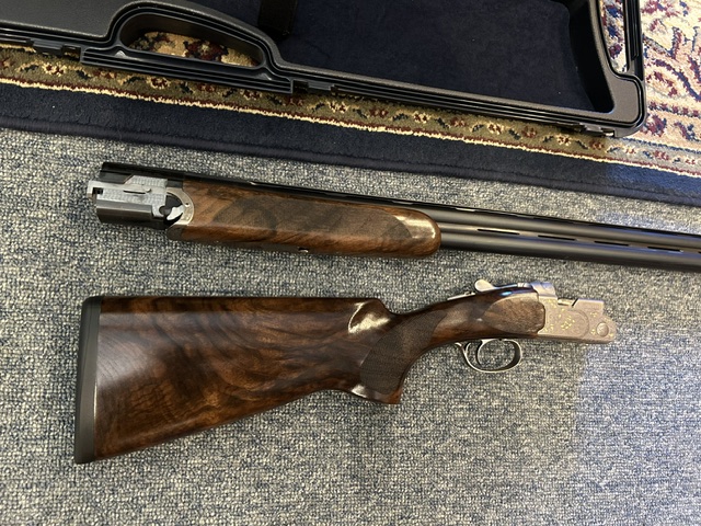 Beretta "NEW ARRIVAL" 687 Silver Pigeon III 500 year anniversary 12ga. 32" Sporting - Image 3