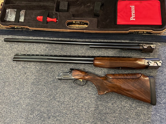Perazzi MX 2000 12ga. 32" 34" Trap Combo set - Image 3